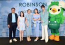 ห้างโรบินสัน ในเครือเซ็นทรัล รีเทล ชวนหนุ่มฮอต ‘ดัง – ณัฎฐ์ฐชัย’ เสิร์ฟโมเม้นต์สุดอบอุ่นต้อนรับเทศกาลวันแม่ กับแคมเปญ ‘ROBINSON MOTHER’S DAY’ ควงแขนคุณแม่ทำภารกิจชี้เป้าไอเทมของขวัญกับโปรสุดคุ้มแบบมงลง! พร้อมชวนครอบครัวทั่วไทยจอยกิจกรรมสุดฟินเพื่อ ‘คุณแม่แห่งปี รางวัลนี้ที่คู่ควร’