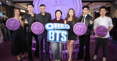 OREO แท็กทีม BTS สร้างปรากฏการณ์ความปังระดับโลก เปิดตัวคุกกี้ ลิมิเต็ด เอดิชั่น ที่ทุกคนรอคอย โอรีโอพร้อมเสิร์ฟรสชาติแห่งความทรงจำจาก Hometown ของ BTS ด้วยคุกกี้รส ‘โฮต็อก’ แพนเค้กบราวน์ชูการ์ที่มาพร้อมการเปิดตัวคุกกี้สีม่วงครั้งแรกเพื่อร่วมฉลองไปกับแฟนๆ BTS ครั้งแรกของ BTS ในการคอลแลบกับขนมระดับโลก! เตรียมสะสมคุกกี้ 13 ดีไซน์สุดพิเศษ ที่สมาชิกวง BTS ร่วมออกแบบเพื่อฉลองเส้นทางความสำเร็จในโอกาสเดบิวต์ครบรอบ 13 ปี  ชวนทุกคนมาส่ง ‘Love Letters’ ถึง BTS ร่วมลุ้นให้ความในใจของคุณได้ออกไปอวดสายตา คนทั่วโลก!